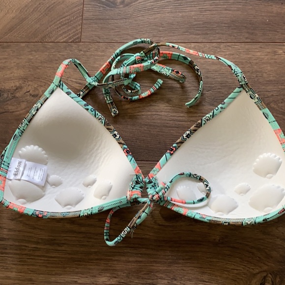 Bathing suit - Picture 2 of 2